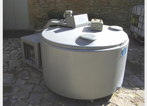 Tank &agrave; lait 820 litres Groupe de froid et agitation .