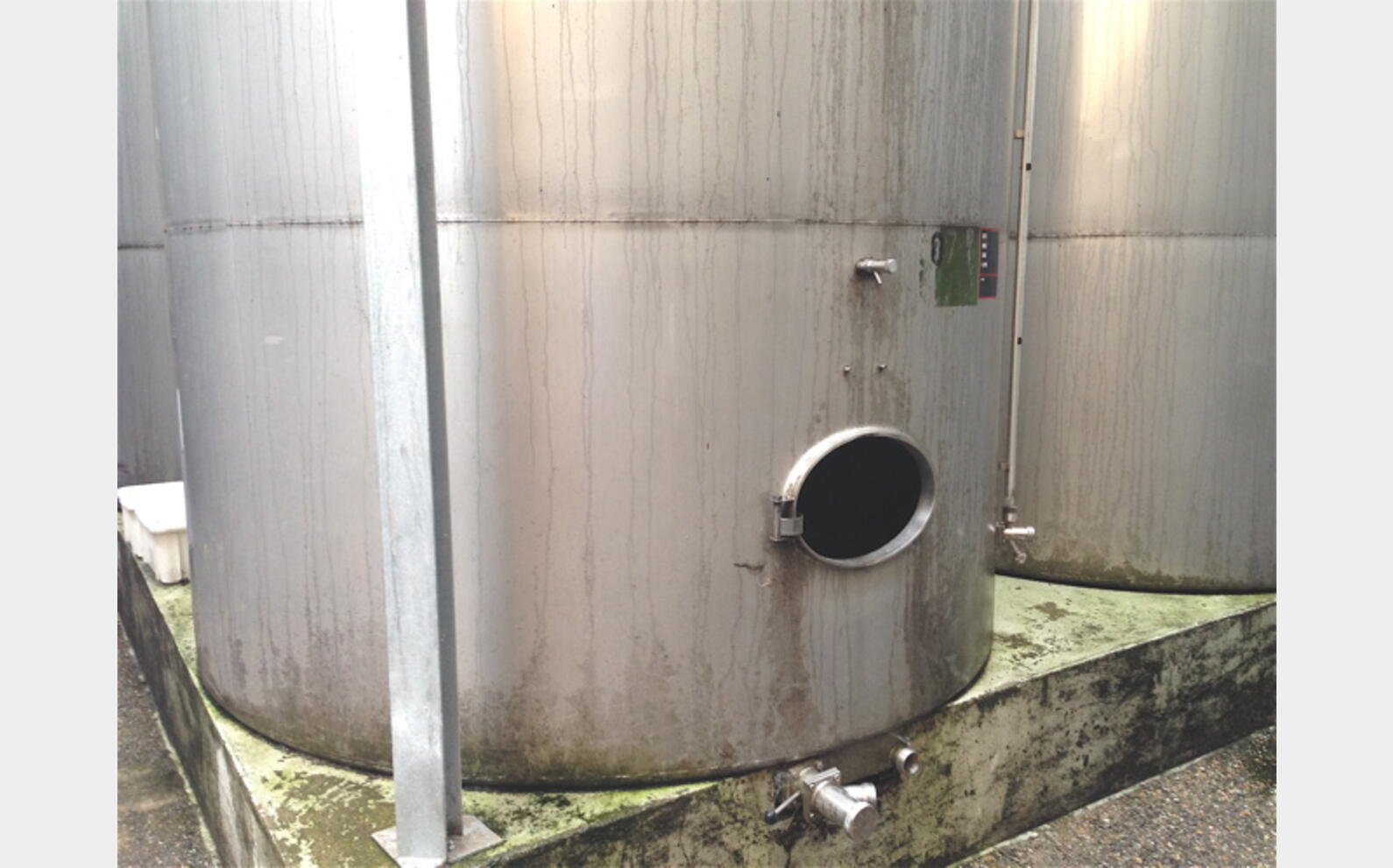 Cuve stockage INOX 316 sur socle Agroalimentaire Marque : PIERRE GUERIN