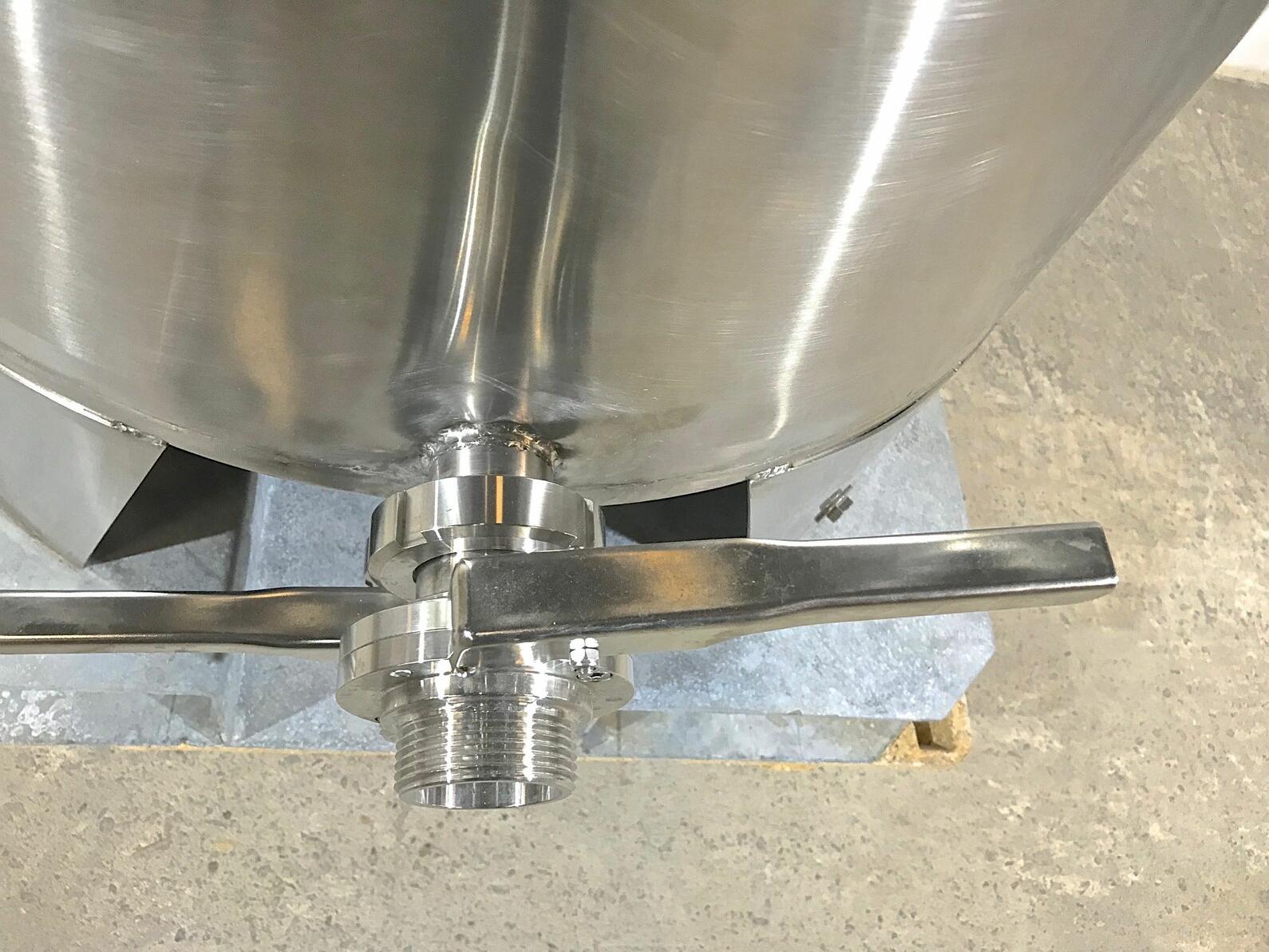 Cylindrical 304 stainless steel tank on frame - with floating cap 300 l