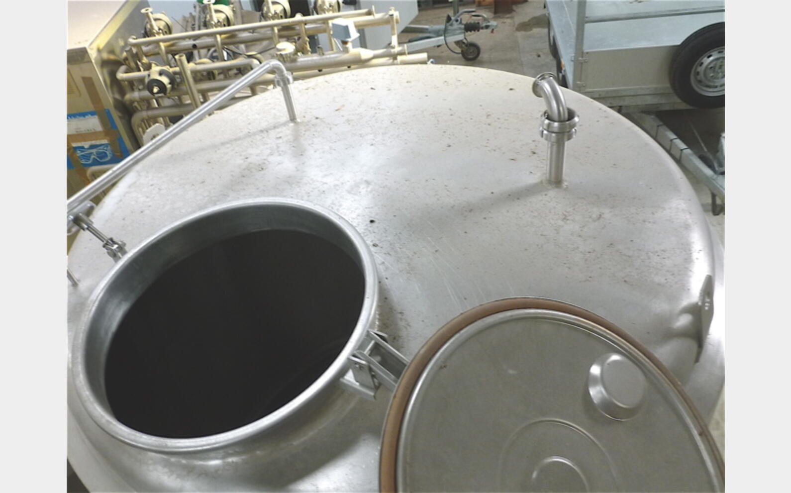 cuve stockage INOX sur pesons Sur pesons Volume :  litres