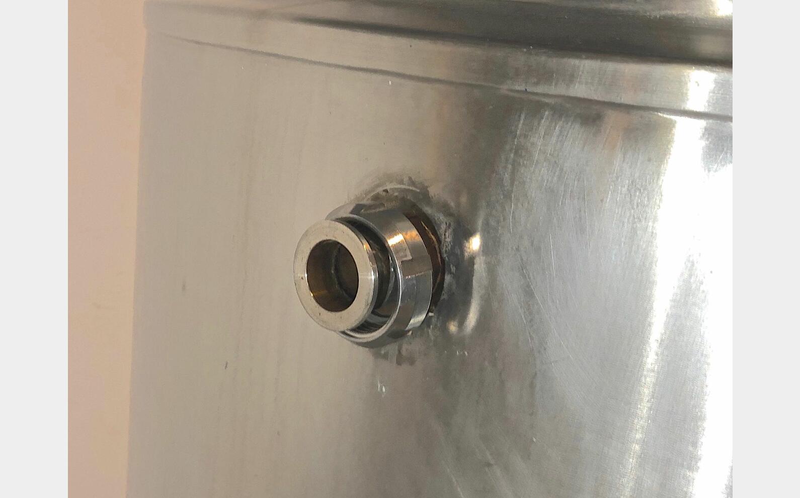 cuve inox agit&eacute;e isol&eacute;e LSDH18 Volume : 1000 litres
