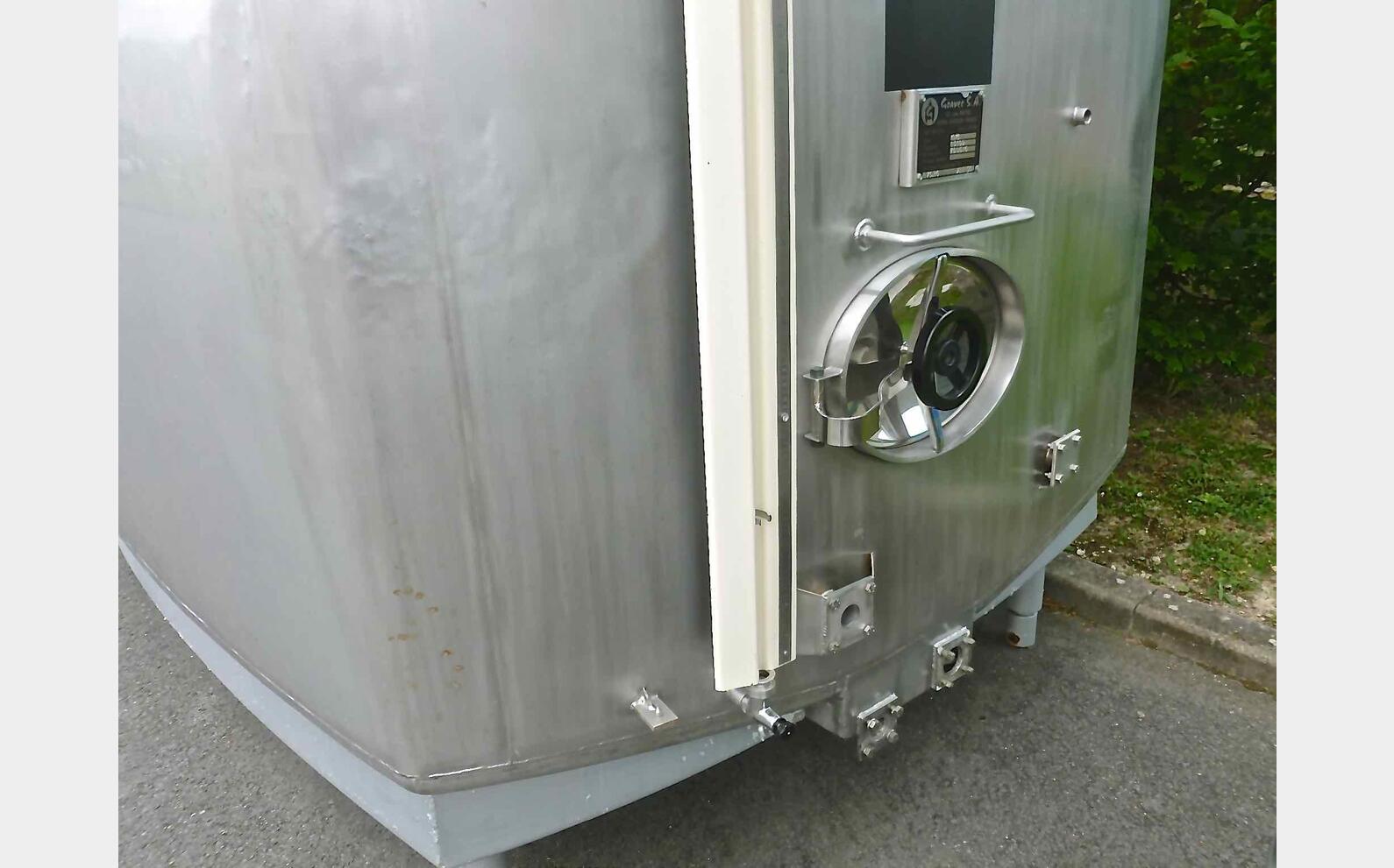 Cuve inox sur pieds de 132 hls Marque : GOAVEC