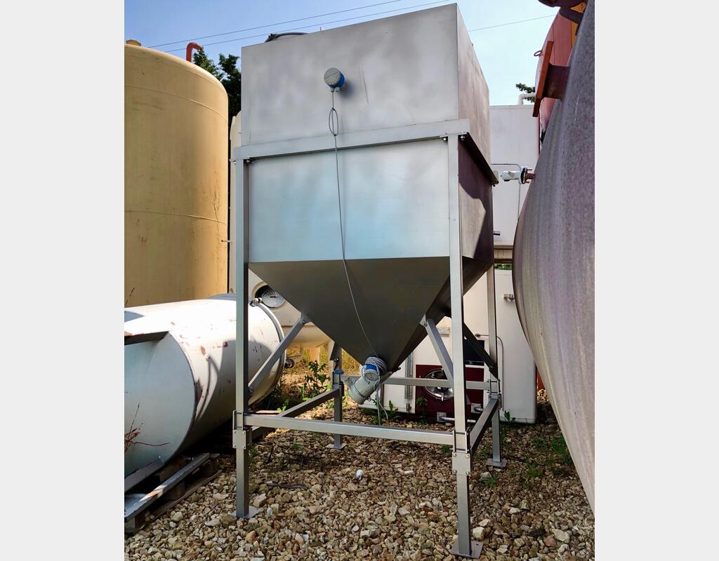 Silo inox pour vrac - Volume (estimatif) : 3900 litres
