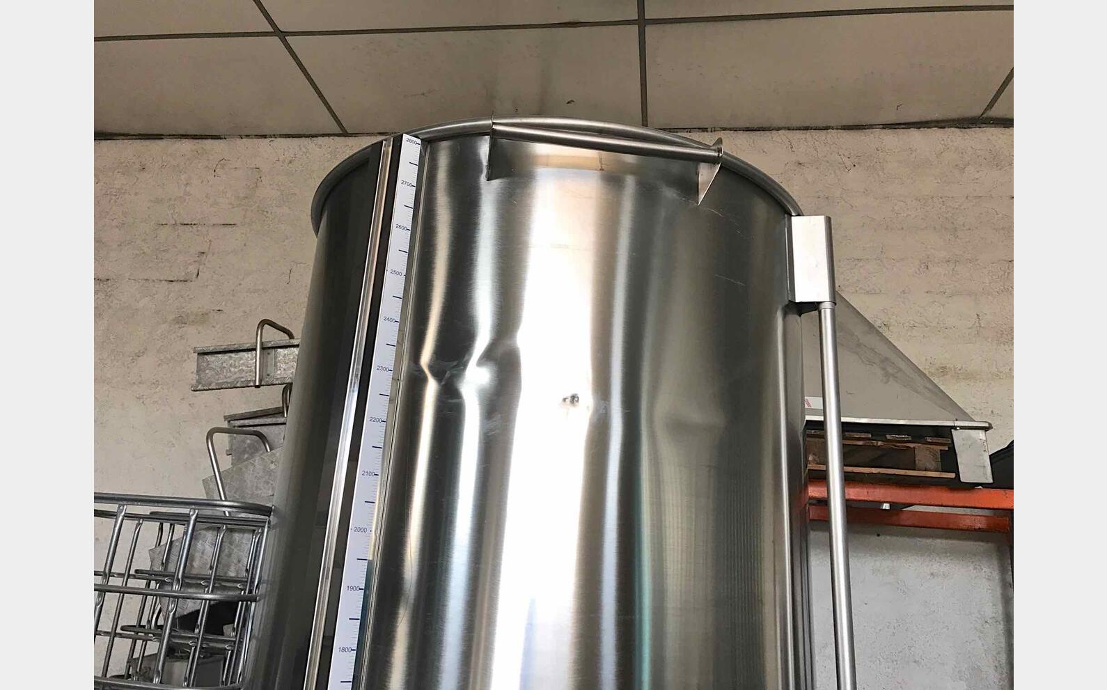 Cuve Inox chapeau flottant de 28 hls Volume : 2800 litres (28 hls)