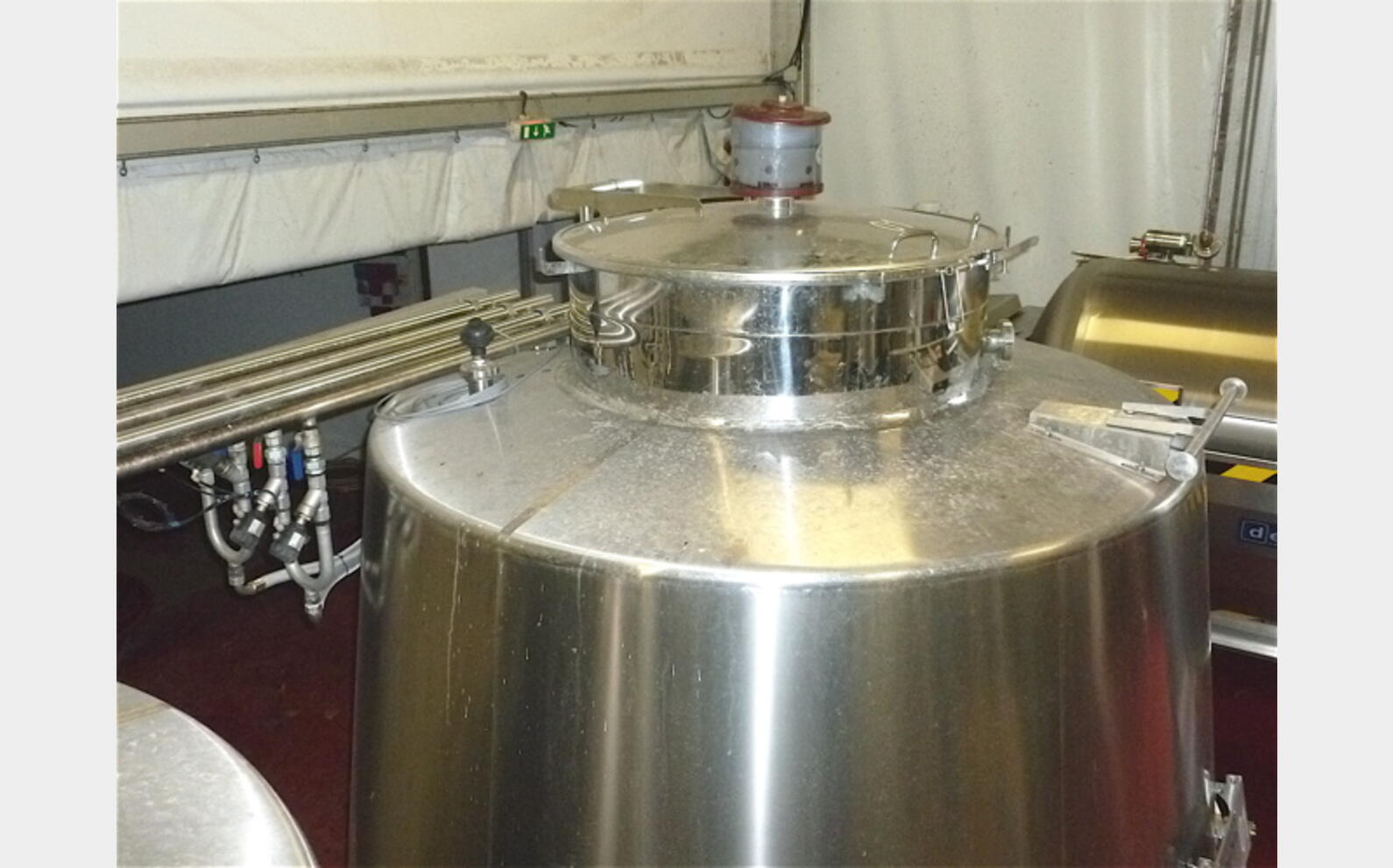 cuve INOX climatis&eacute;e et isol&eacute;e SERAP Ann&eacute;e : 2011 Marque : SERAP
