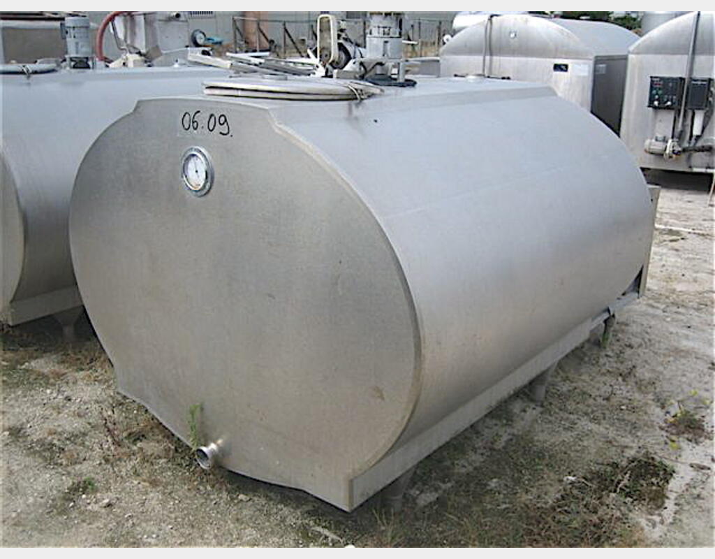 Tank &agrave; lait 1710 litres Groupe de froid et agitation .