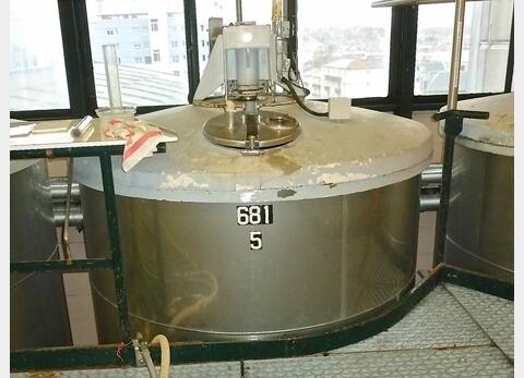 Cuve inox agit&eacute;e isol&eacute;e circulation forc&eacute;e Agroalimentaire Volume : 62 HL (6200 litres)