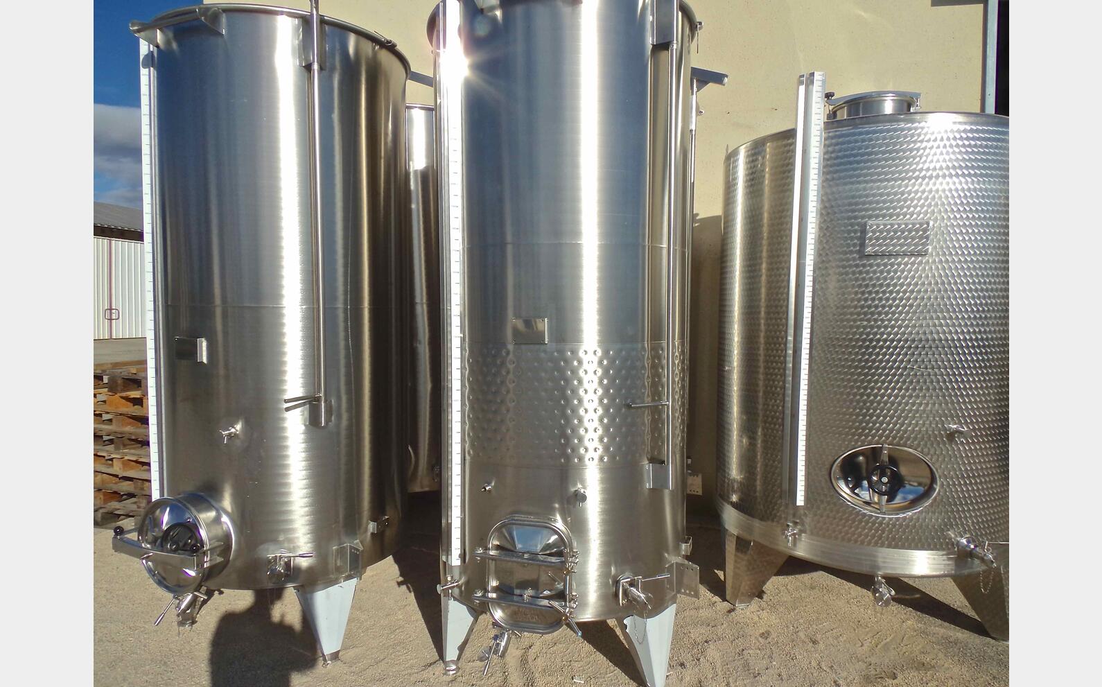 Cuve Inox chapeau flottant de 28 hls MATERIEL NEUF Volume : 2800 litres (28 hls)
