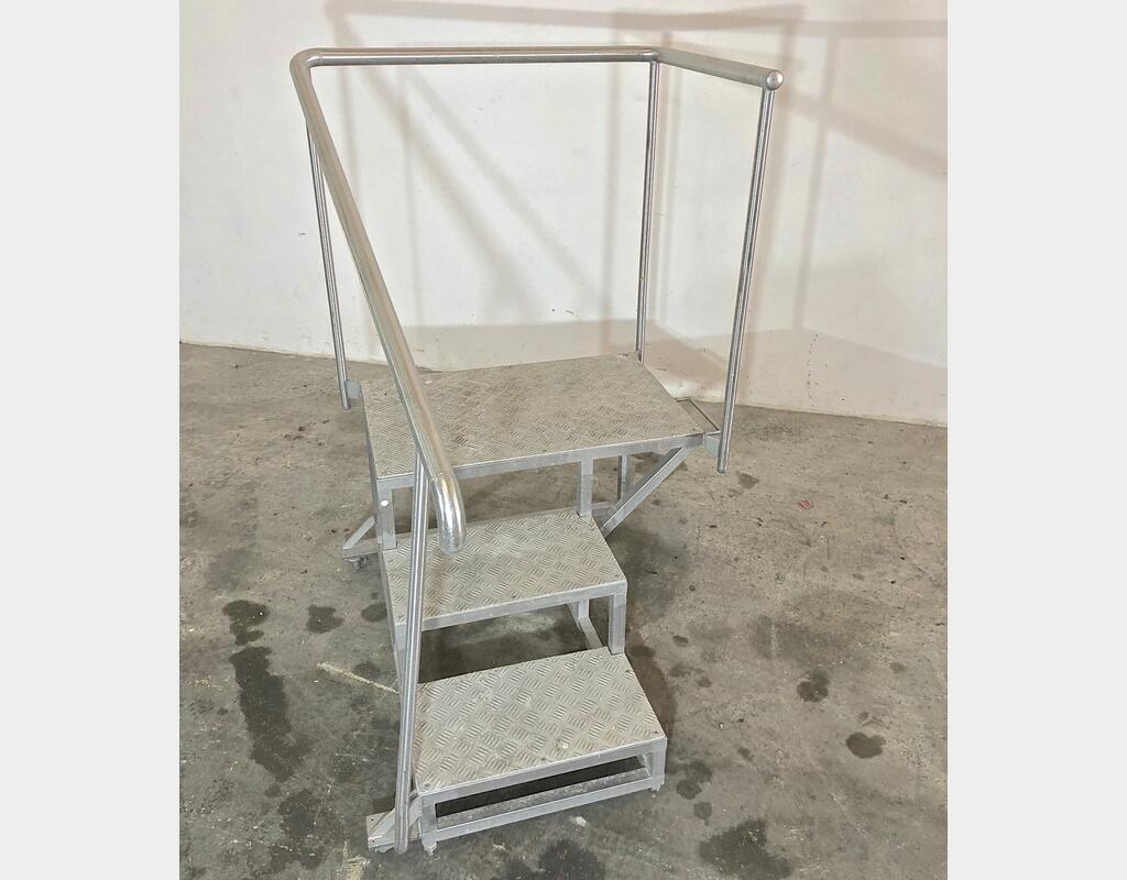 Marche pieds à roulettes