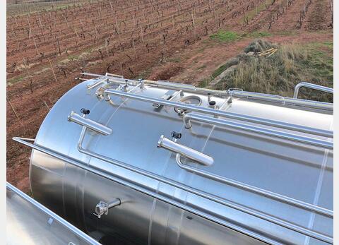 Cuve inox 316L cylindrique verticale Compartiment&eacute;e : 2 x 100 hls + 190 hls