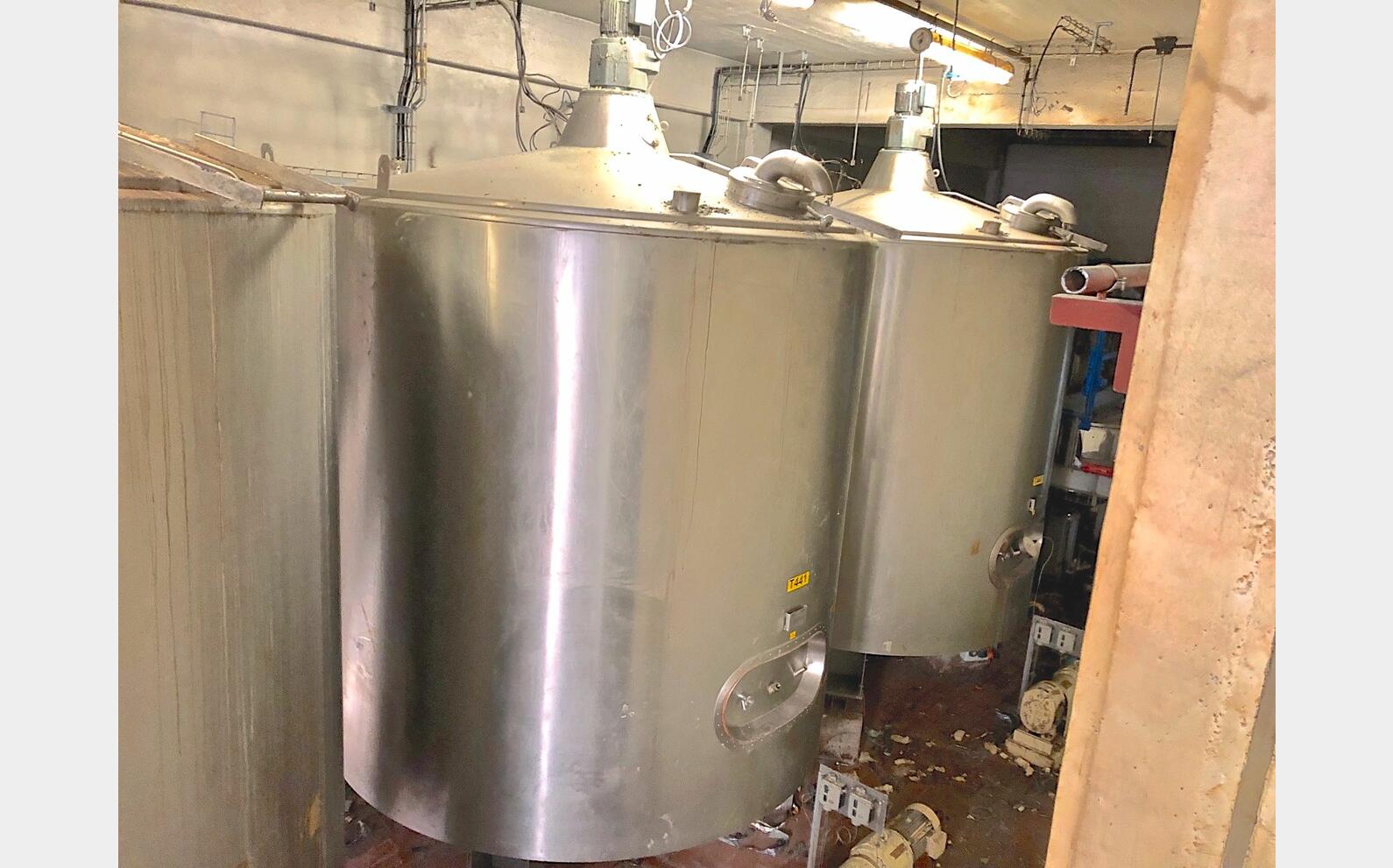 Cuve de m&eacute;lange inox isol&eacute;e Volume : 12 000 L