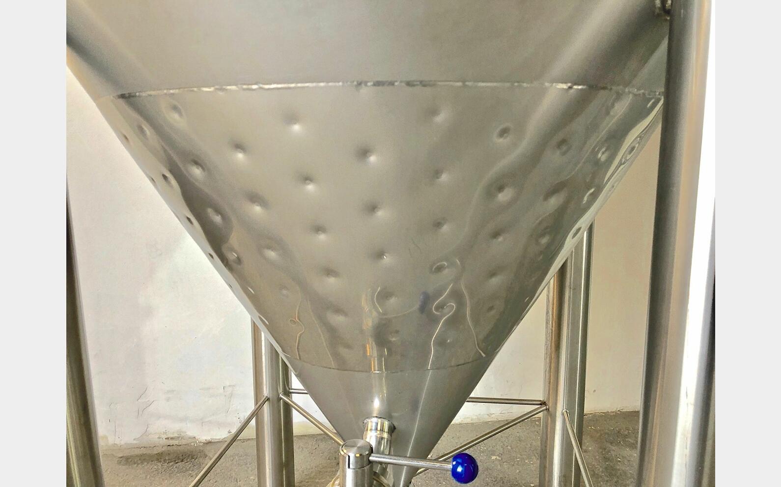 Closed cylindrical conical tank 12 HL (1200 liters) ARSILAC