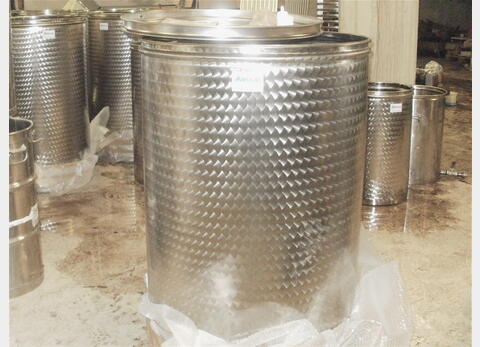 Cuve inox 304  &agrave; chapeau flottant MATERIEL NEUF Volume : 500 litres