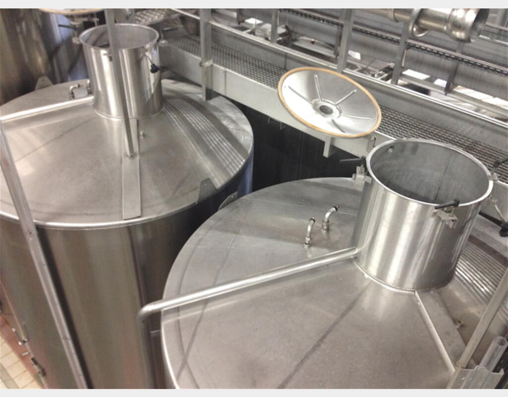 Cuve inox  - Volume : 11300 litres (113 hectos)