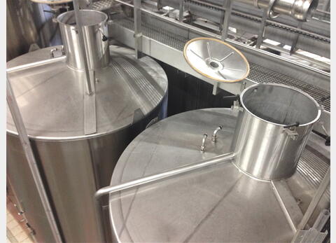 Cuve inox  - Volume : 11300 litres (113 hectos)