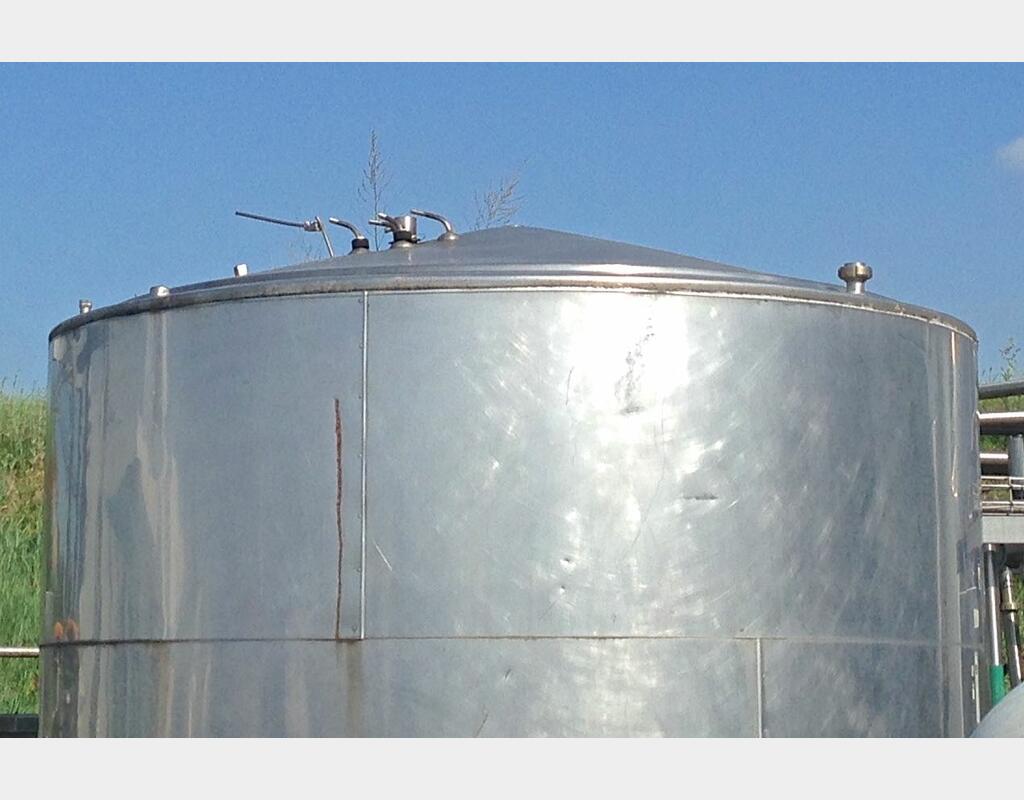 Cylindrical stainless steel tank 5m3 - isolated