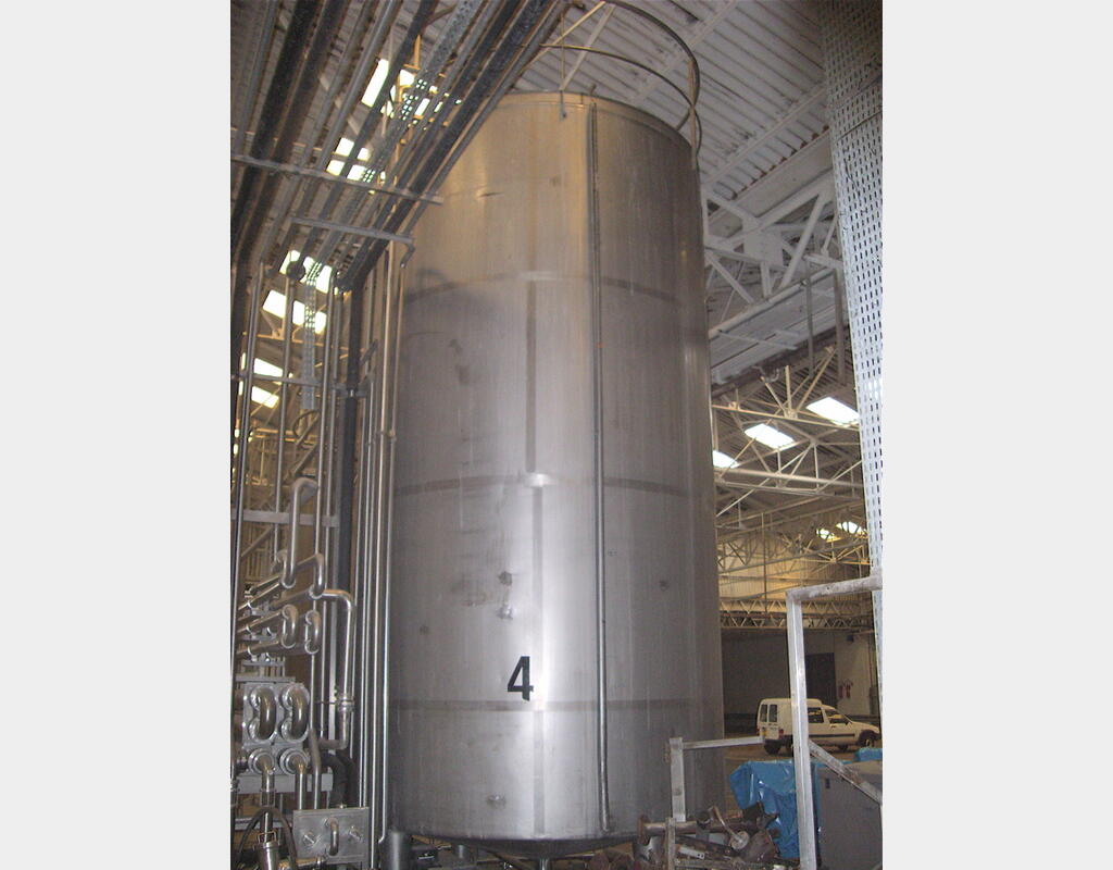 Cuve de stockage verticale de 30 m3 - INOX 304, Isoléé , agitée