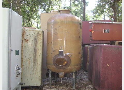 Cuve polyester verticale de 40 hls.