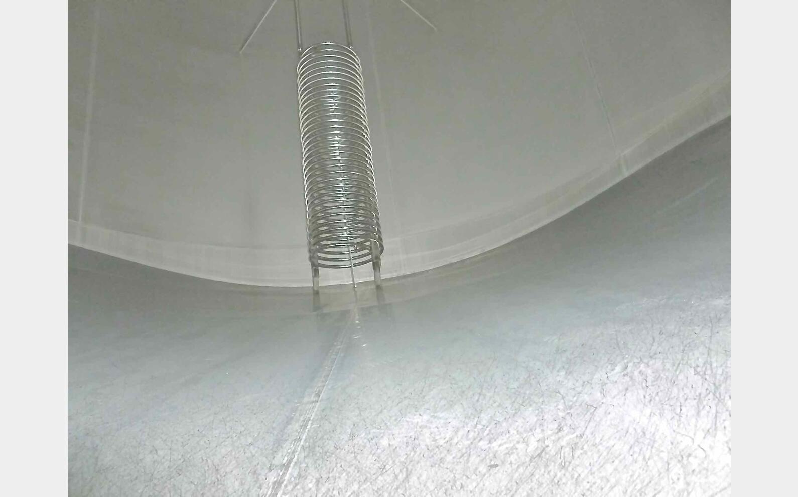 Cuve inox fond inclin&eacute; Volume : 366 HLS (36600 litres)