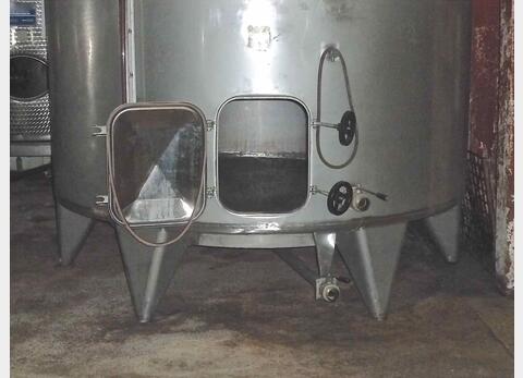 Cuve inox ferm&eacute;e sur pieds