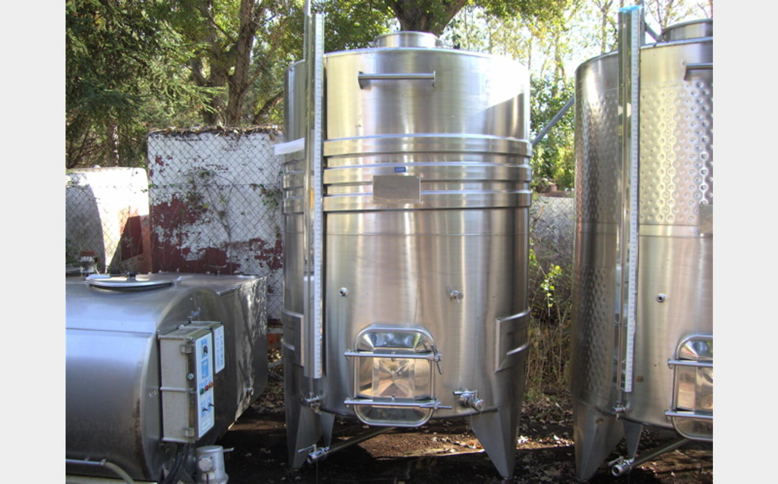 Cuve Inox 304 de vinification  43 Hls MATERIEL NEUF