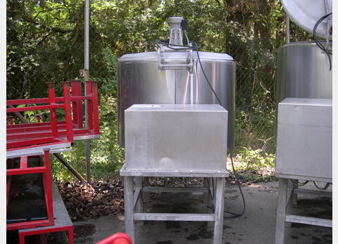 Cuve INOX isolée agitée - Ouverture par le dessus