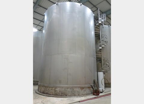 Cuve INOX 316L sur socle - Volume : 2200 hecto (220000 litres)
