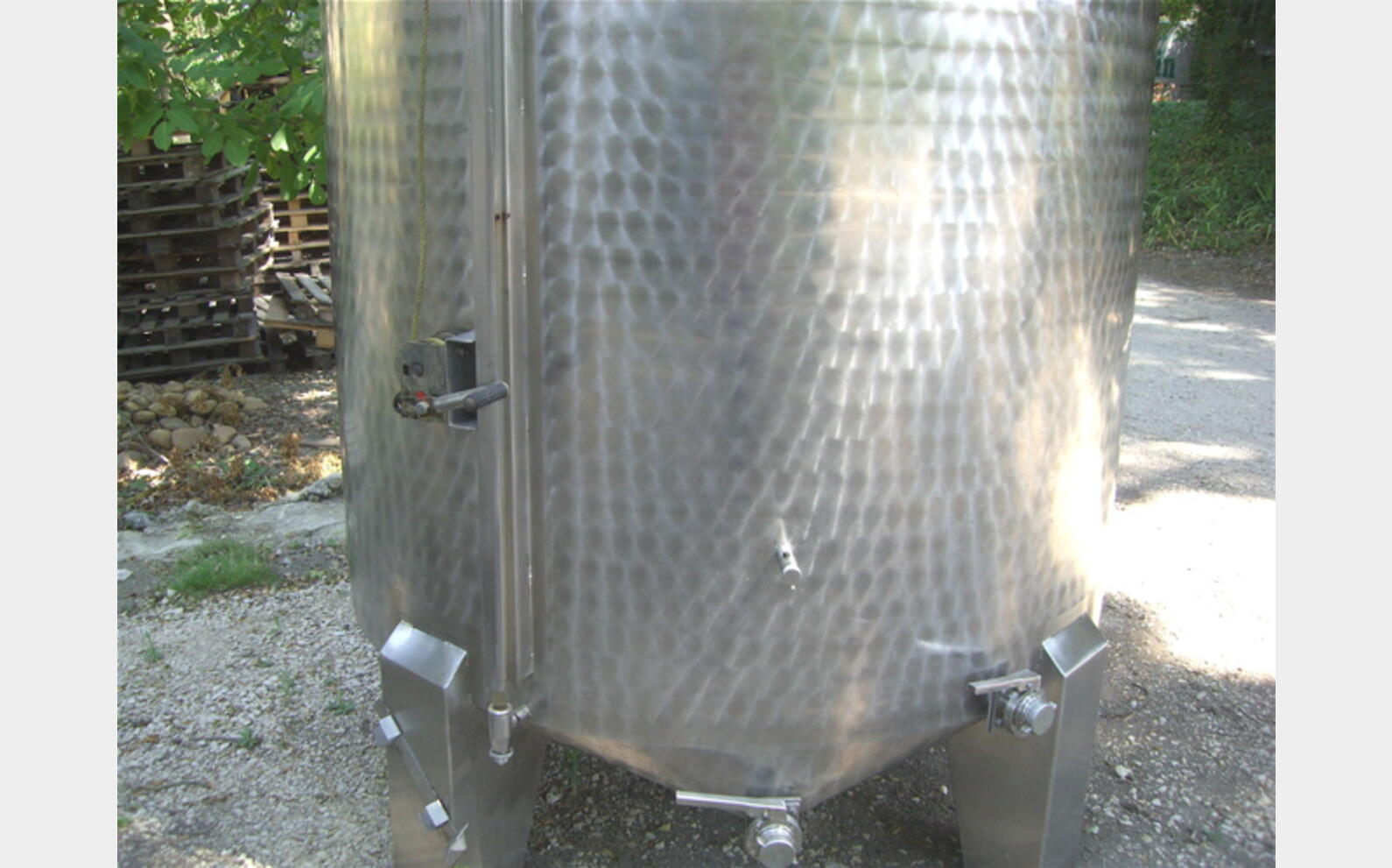 CUVE INOX 316 DE  50 HLS A FOND MOBILE Marque : GIROUX Volume : 5.000 litres (50 hls)
