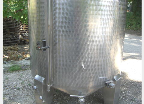 CUVE INOX 316 DE  50 HLS A FOND MOBILE Marque : GIROUX Volume : 5.000 litres (50 hls)