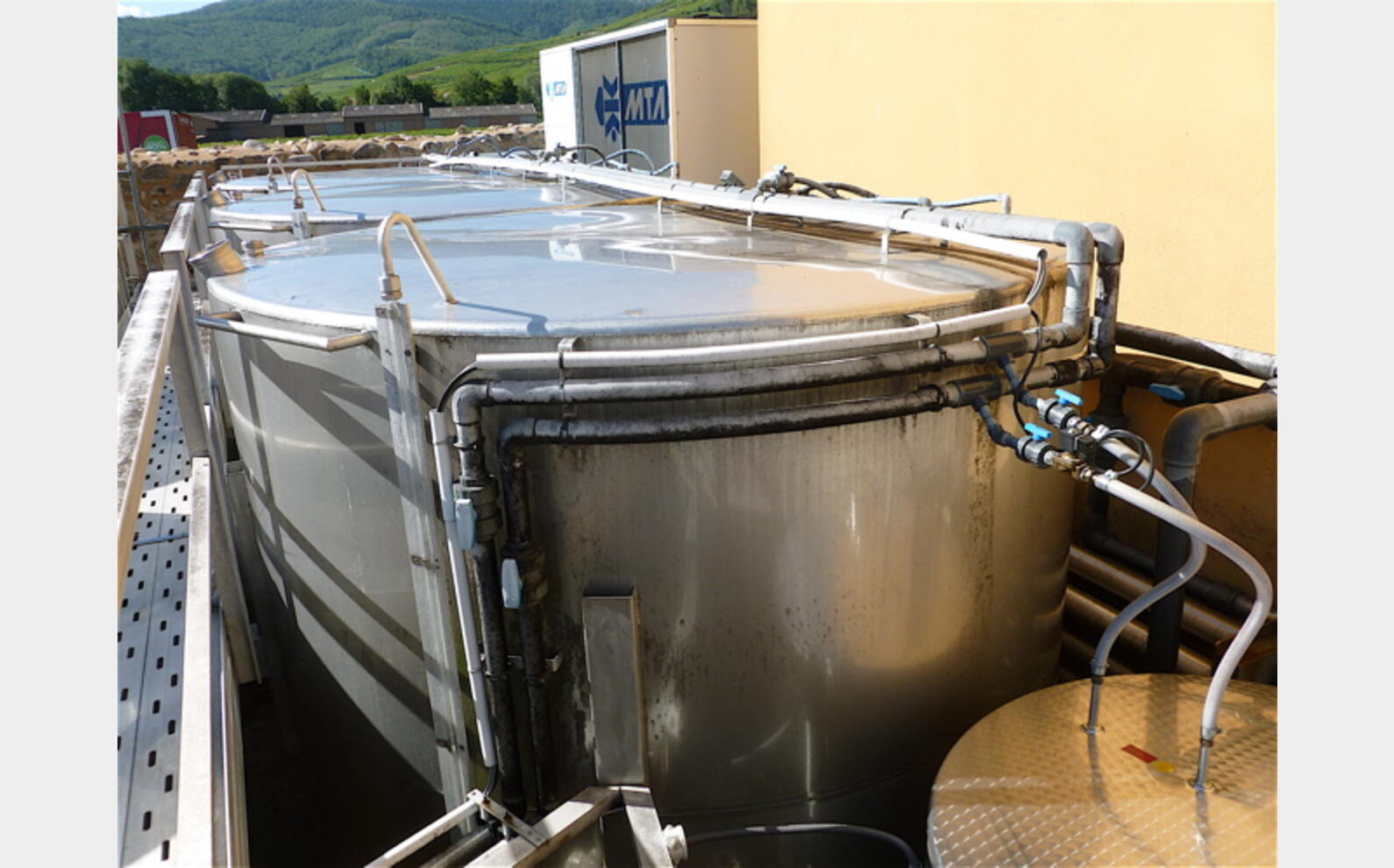 Cuve stockage INOX 316 sur socle Agroalimentaire Marque : PIERRE GUERIN