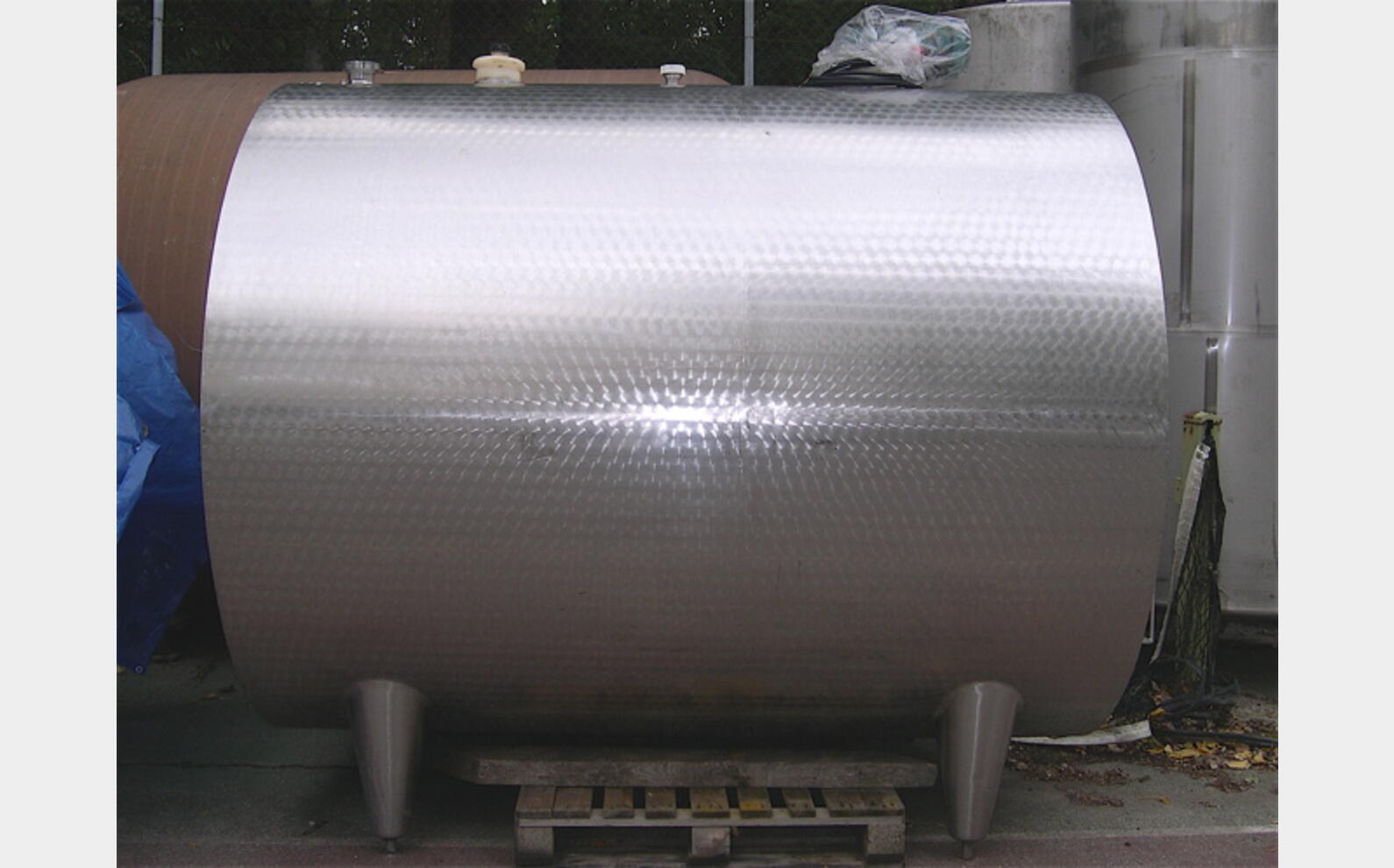 Cuve de m&eacute;lange INOX 304 vinicole Volume : 5.000 litres
