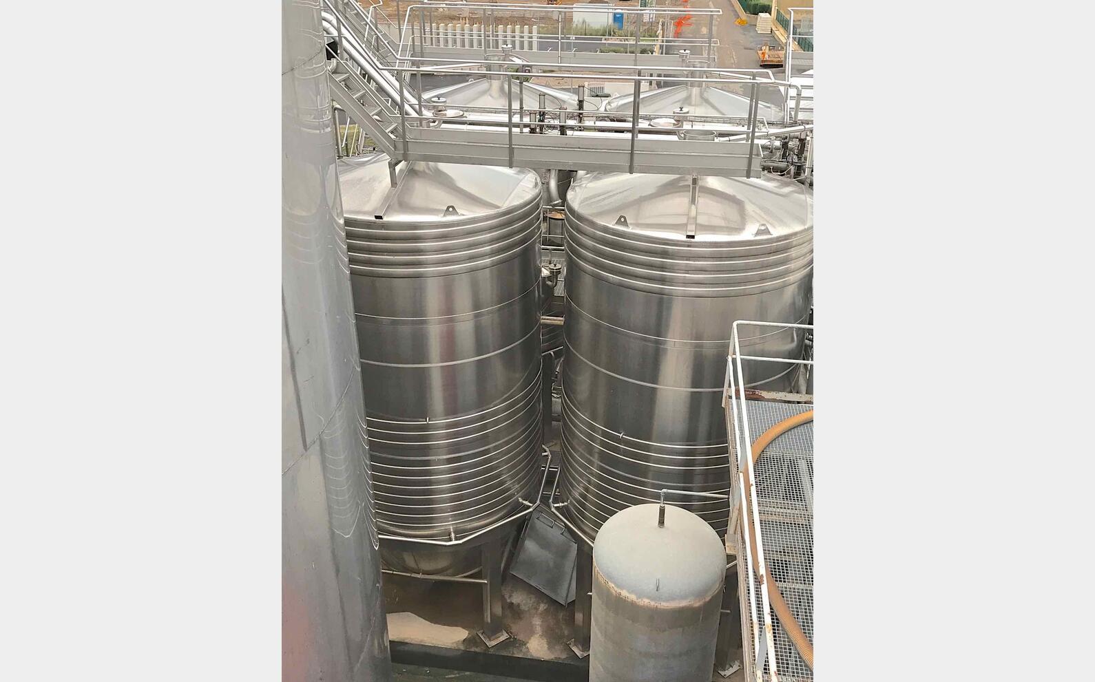 Cuve inox compartiment&eacute;e Capacit&eacute; totale 464 hls