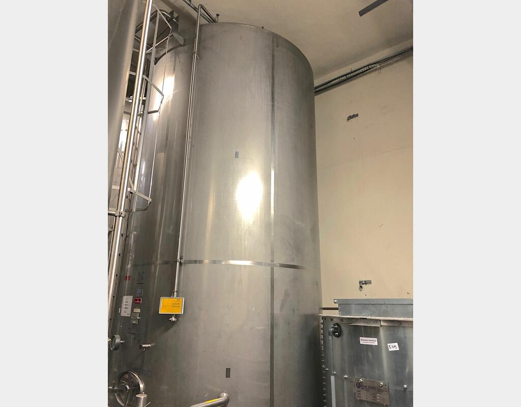 Cuve inox fond conique sur pieds - Volume : 25.500 litres