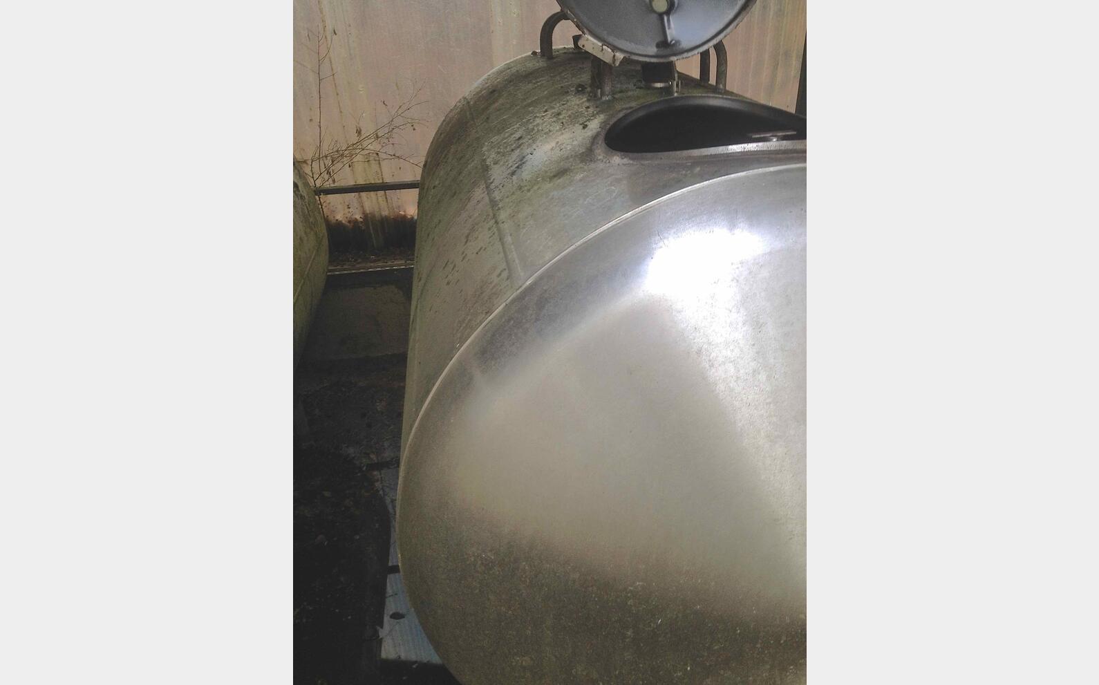 Cuve de stockage INOX Volume : 2 500 litres