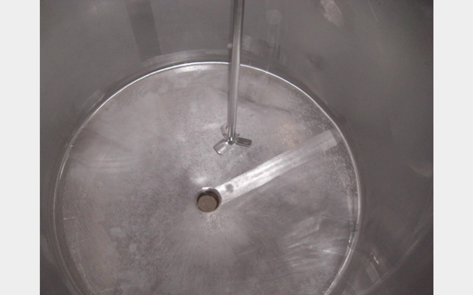 cuve inox 316L agit&eacute;e de 800 litres