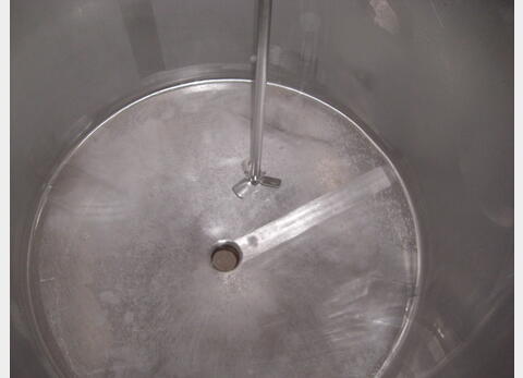 cuve inox 316L agit&eacute;e de 800 litres