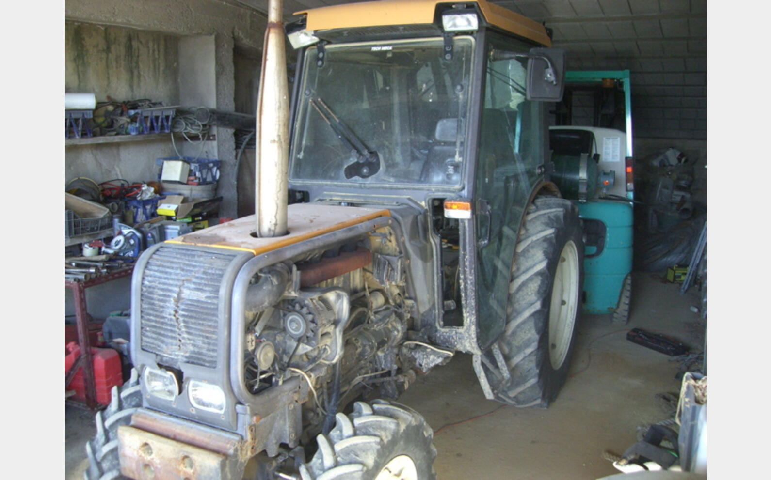 Tracteur RENAULT Ann&eacute;e : 1998