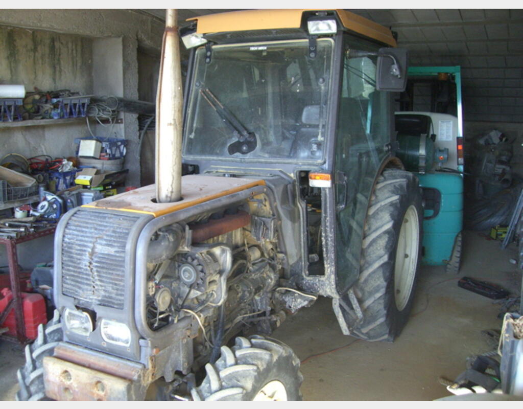 Tracteur RENAULT 80-14 - Type : R3277
