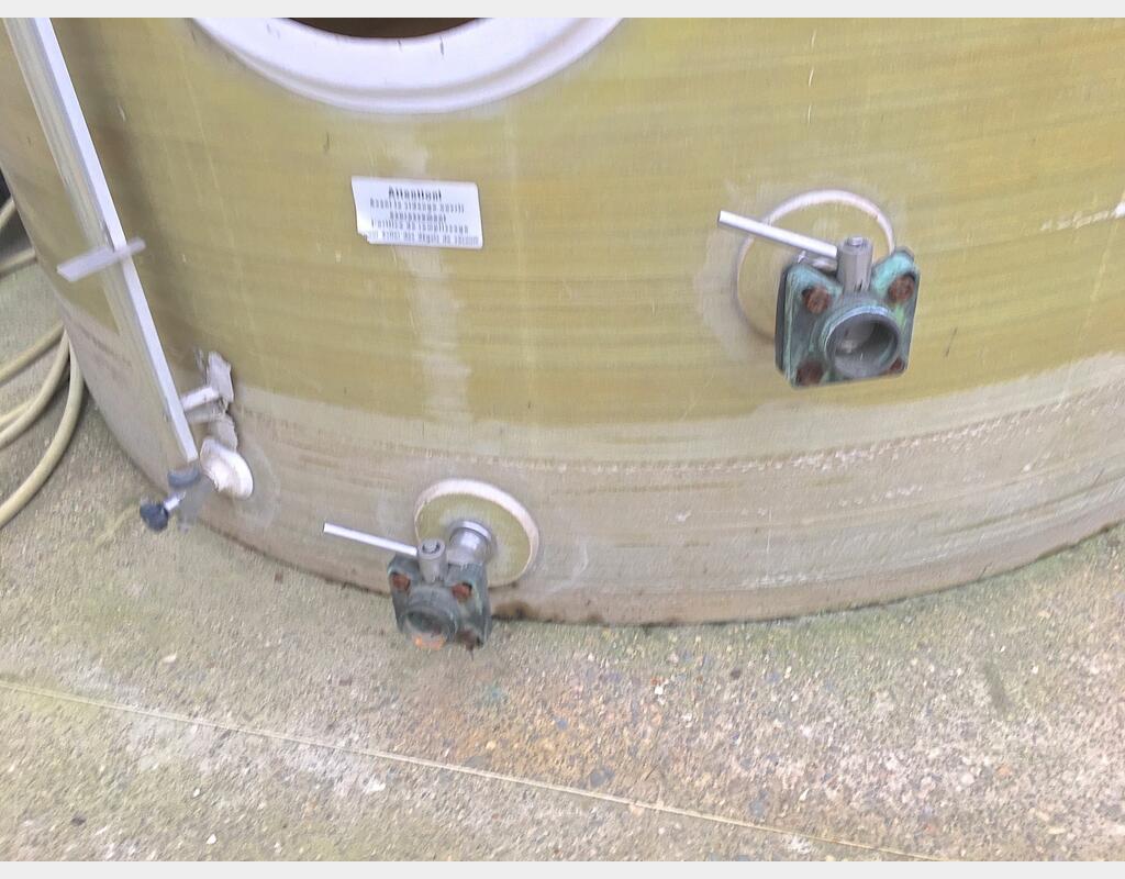 Cuve fibre fond plat fermée - Capacité : 200 HL (20000L)