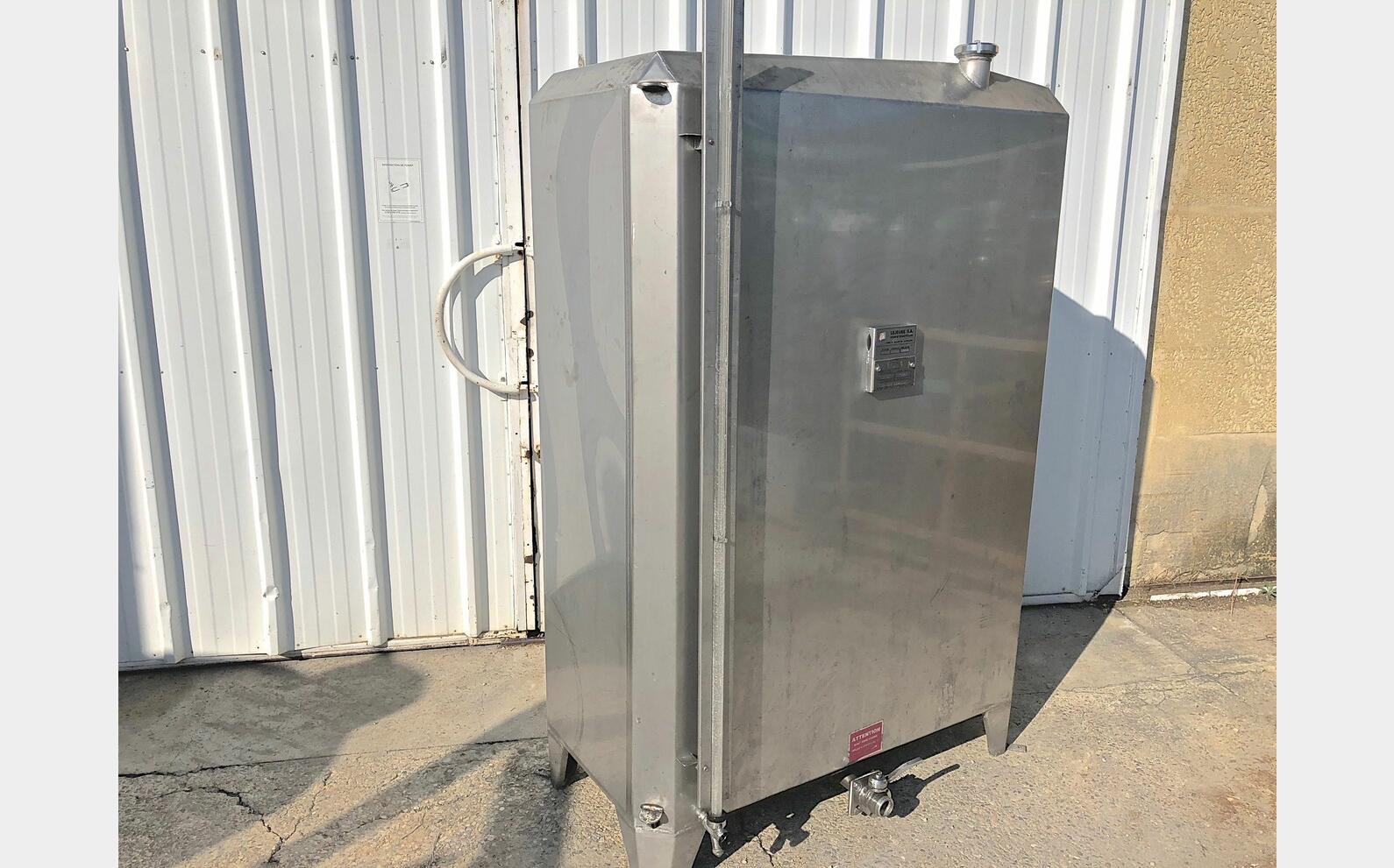 Cuve inox parall&eacute;l&eacute;pip&egrave;de Marque : LEJEUNE