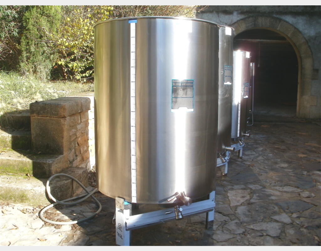 Cuve inox fond bombé à chapeau flottant - avec socle inox