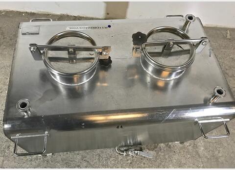 Cuve inox de stockage parall&eacute;l&eacute;pip&egrave;dique