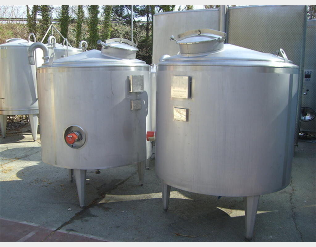 cuve r&eacute;chauff&eacute;e isol&eacute;e Ann&eacute;e : 2003 Volume : 1650 litres