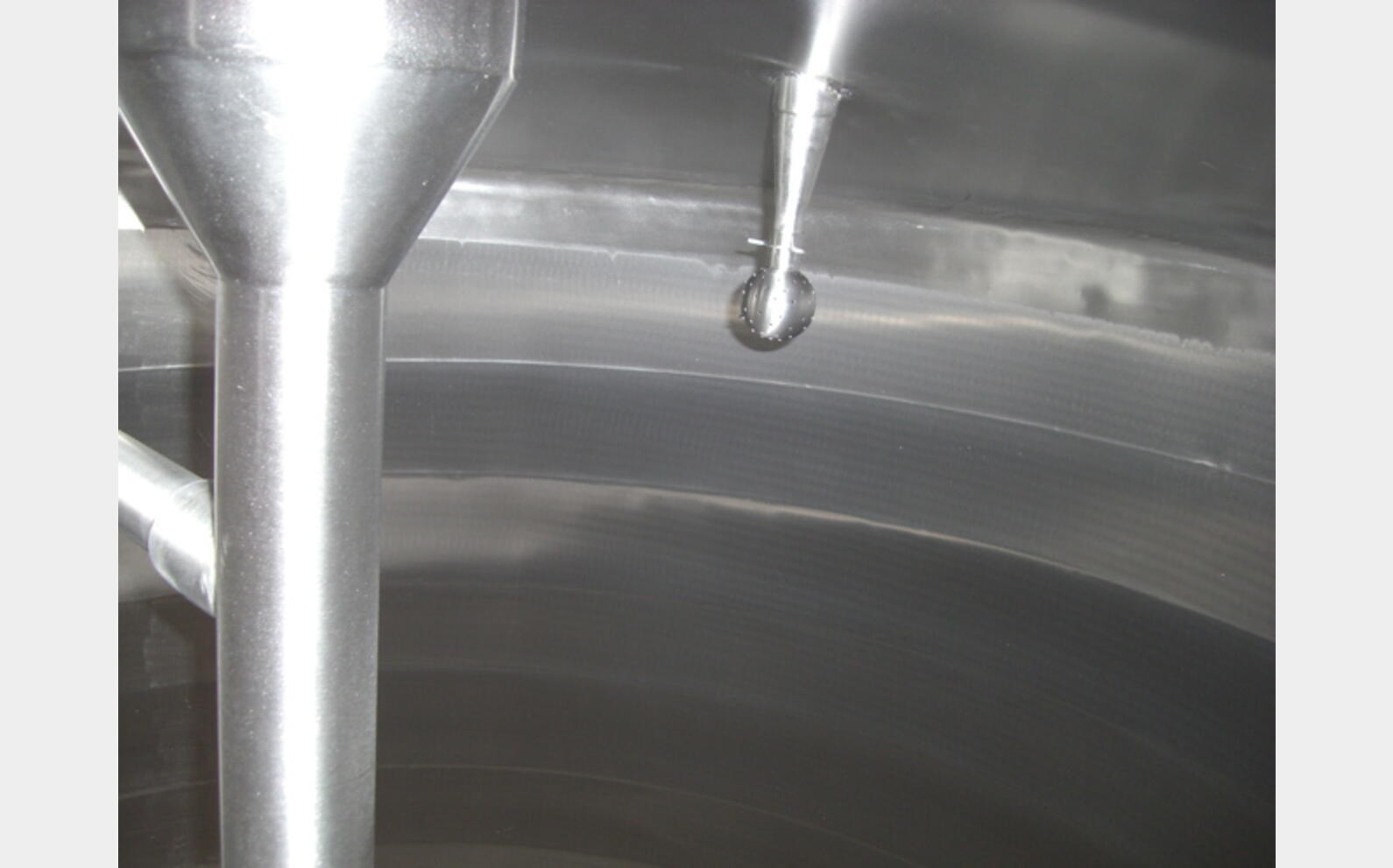 Cuves inox de m&eacute;lange Prominox de 2000 litres Agitation h&eacute;lice et racleur