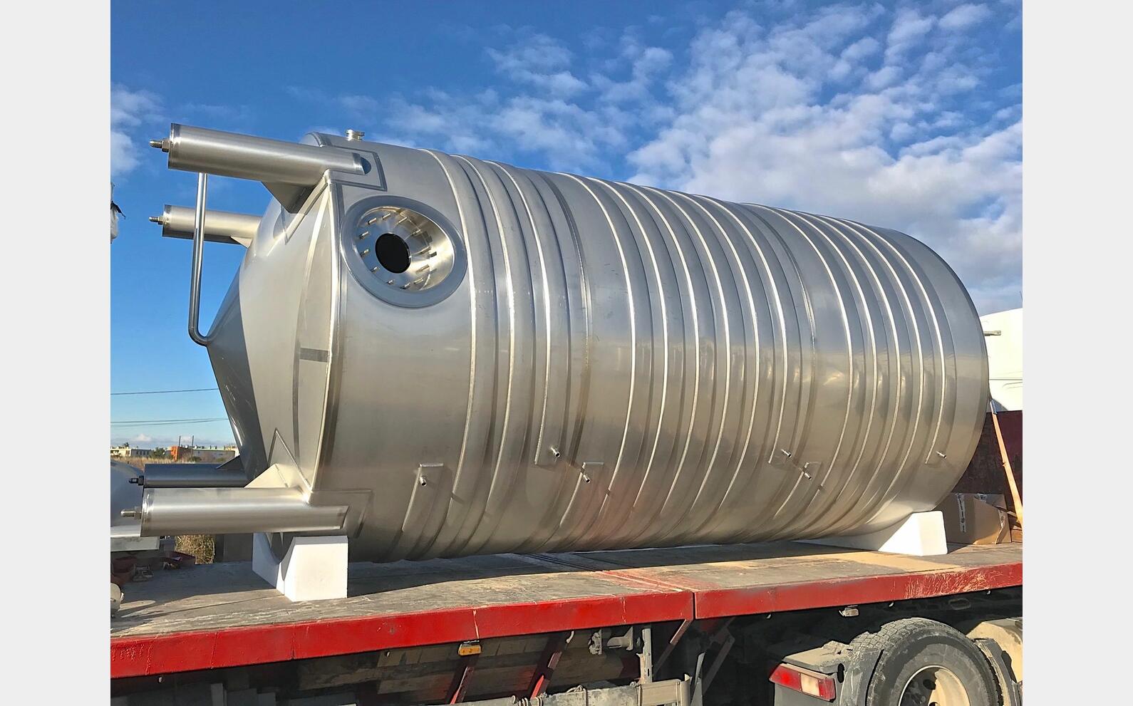 cuve INOX 316L ferm&eacute;e circuit coquill&eacute; MATERIEL NEUF
