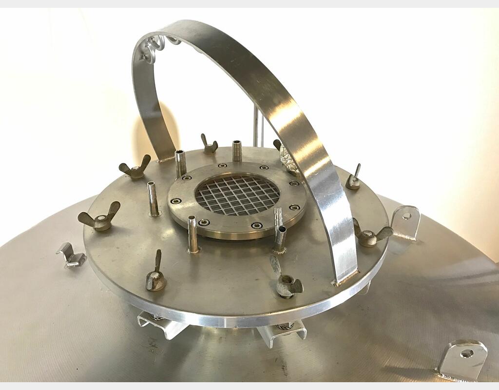 Cuve de stockage cylindrique verticale - de 700 L