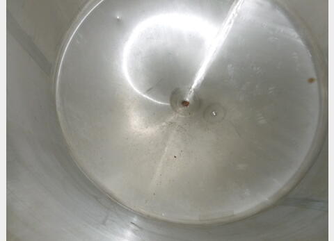 cuve stockage INOX sur pesons Sur pesons Volume :  litres