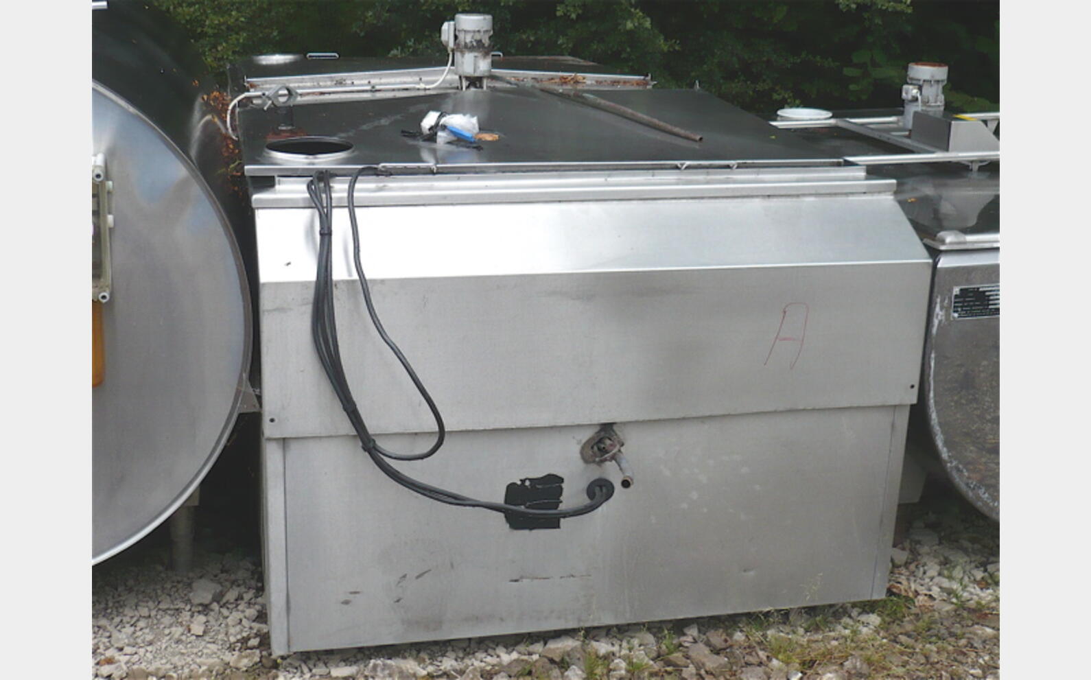 Cuve stockage INOX isol&eacute;e Volume : 2300 litres