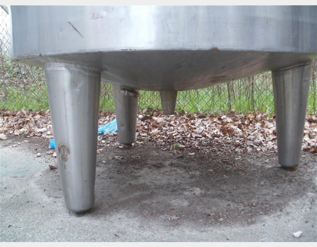 Cuve INOX  calorifugée 2000 L - avec arbre d'agitation