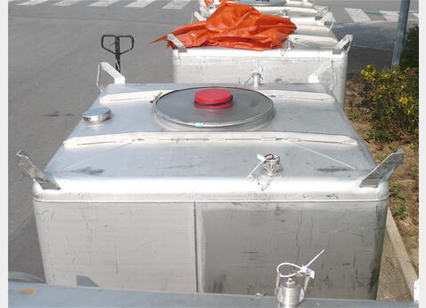 conteneur type RAPS agit&eacute; INOX 304 Volume : 1.650 litres INOX 304 LAF-2B (25/10). Marque TMC